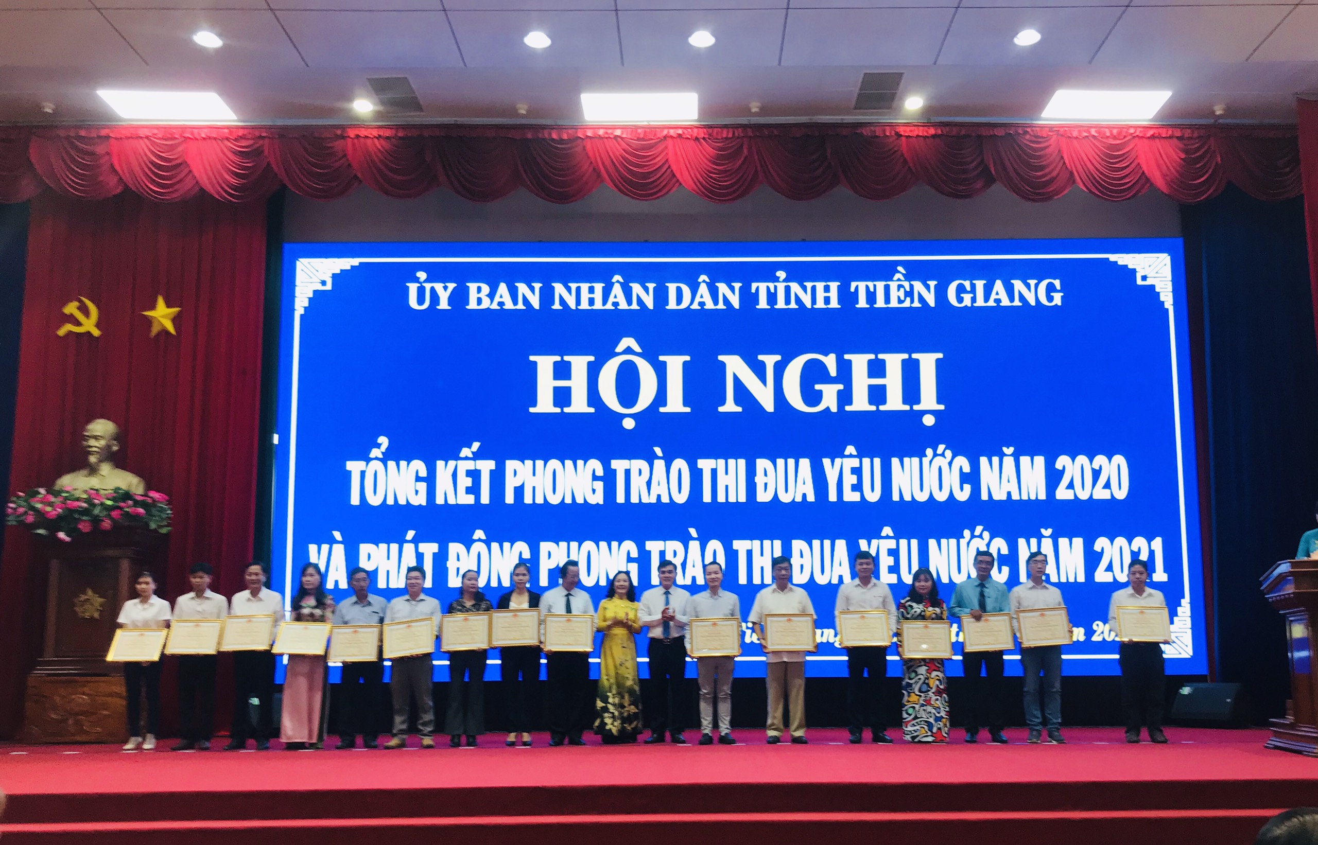 bang khen 2021